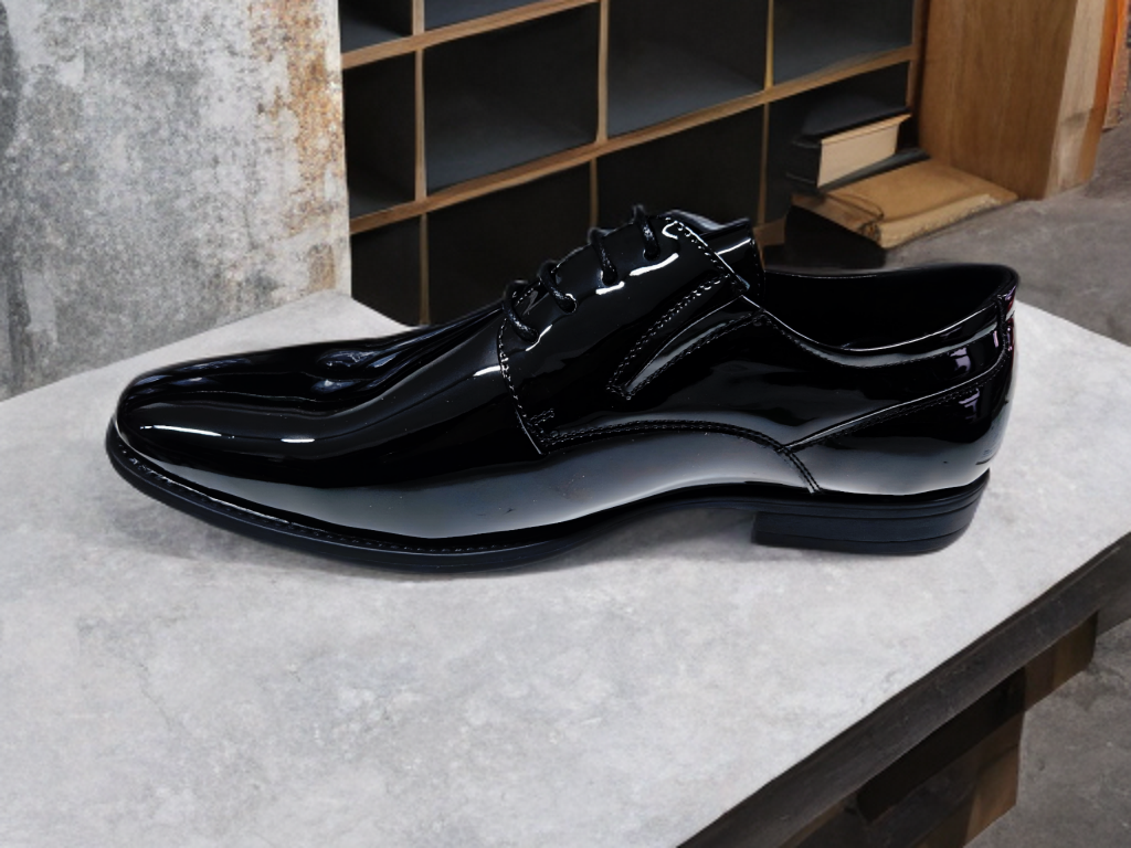Scarpa cerimonia pelle lucida con laccio stringate Nero