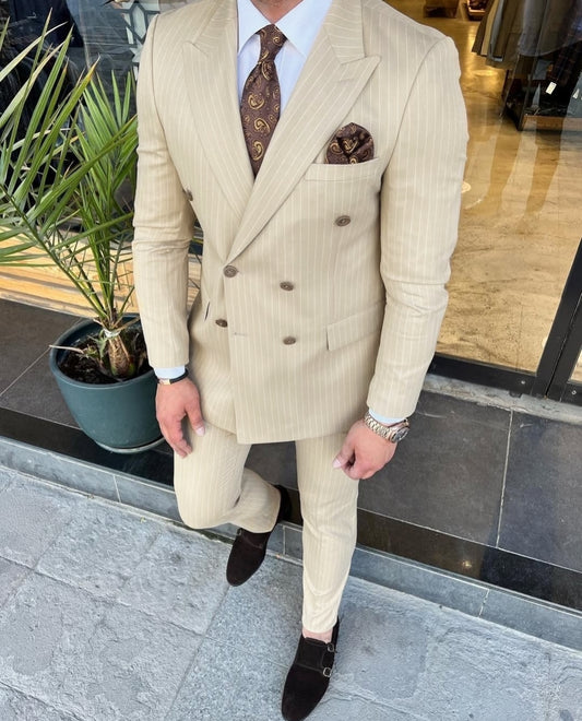 Abito doppiopetto gessato beige sabbia